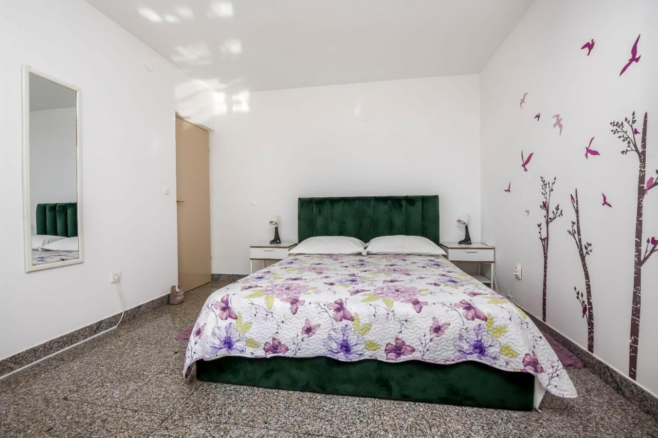 Apartments Dajana Primošten Екстериор снимка