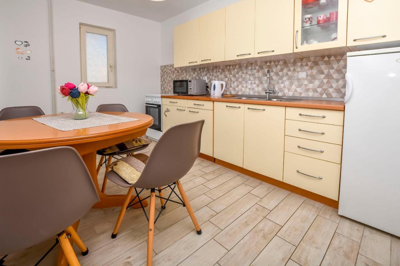 Apartments Dajana Primošten Екстериор снимка