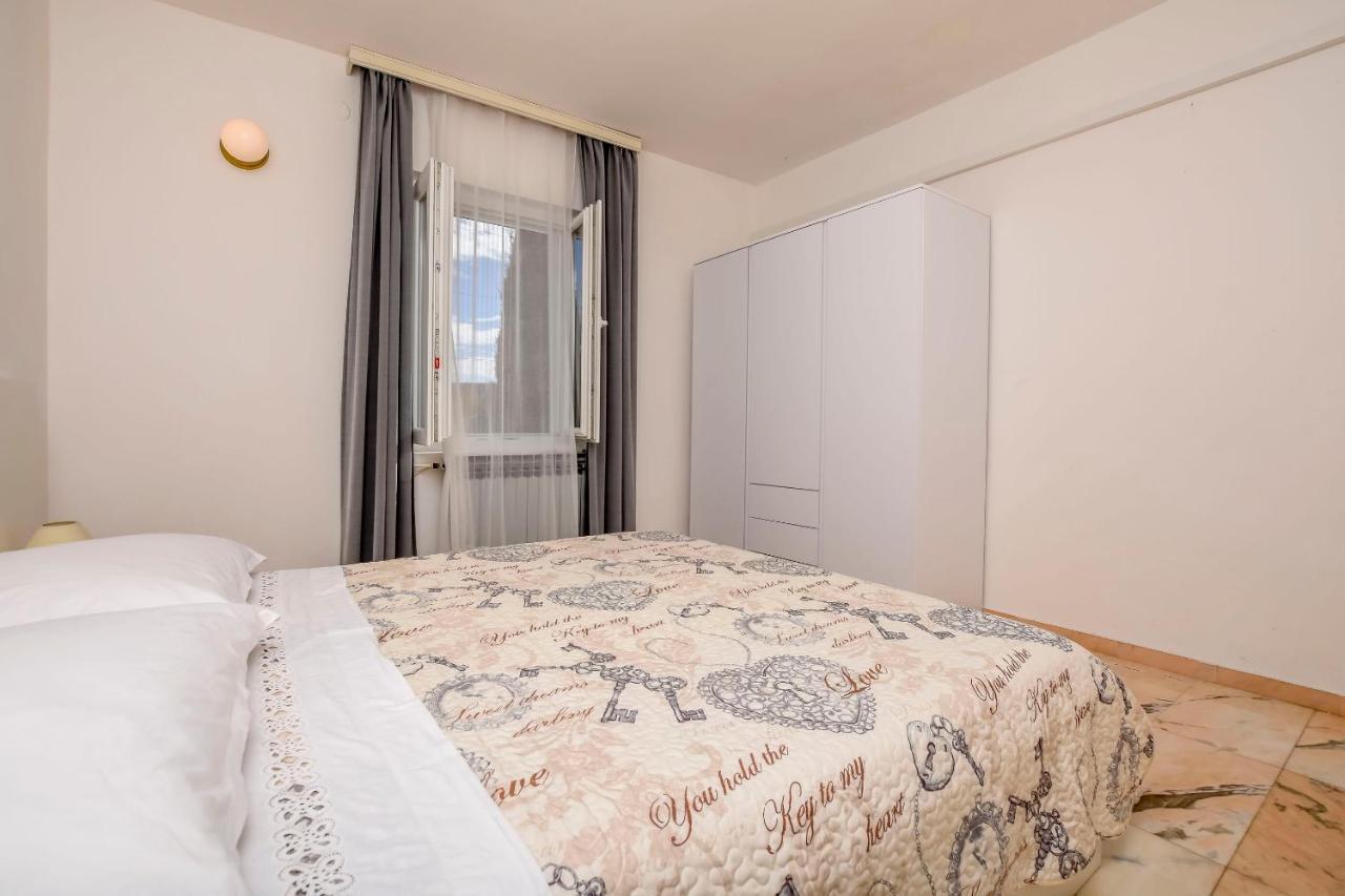 Apartments Dajana Primošten Екстериор снимка