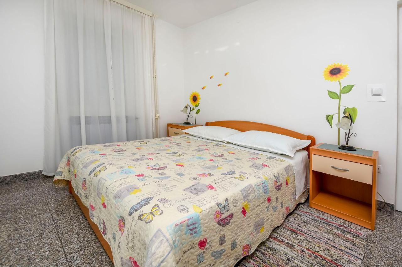 Apartments Dajana Primošten Екстериор снимка