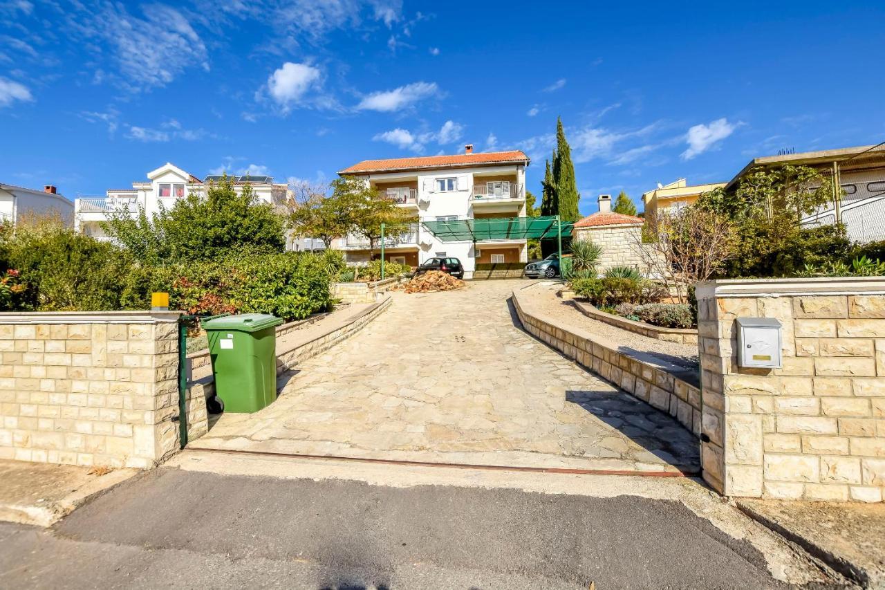 Apartments Dajana Primošten Екстериор снимка
