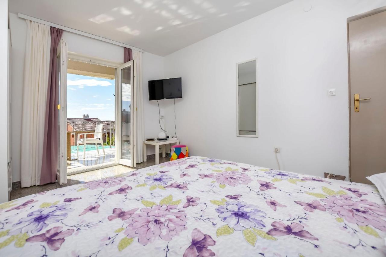 Apartments Dajana Primošten Екстериор снимка