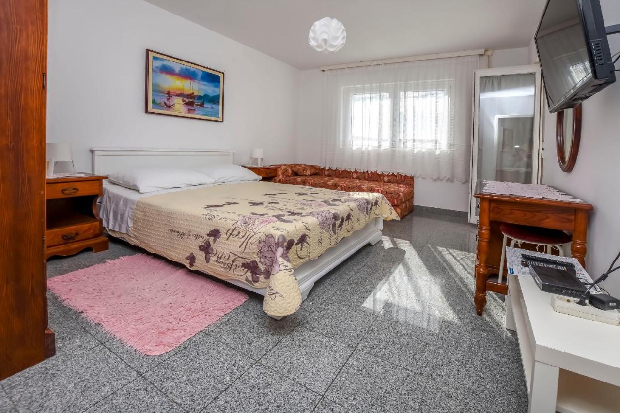Apartments Dajana Primošten Екстериор снимка